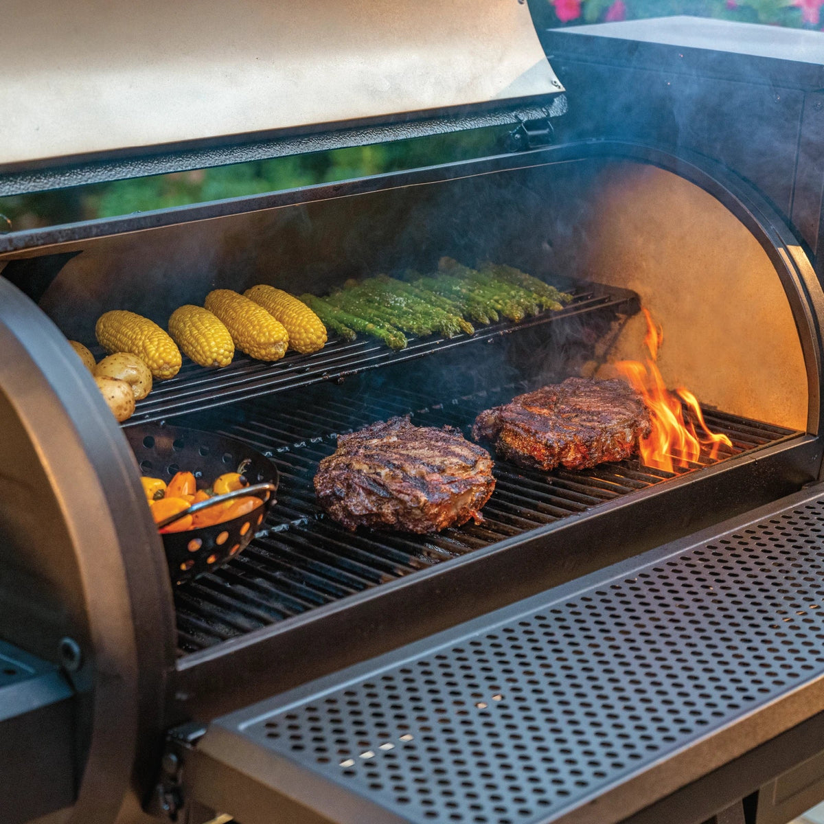 Gravity Fed 980 Charcoal Grill in Red