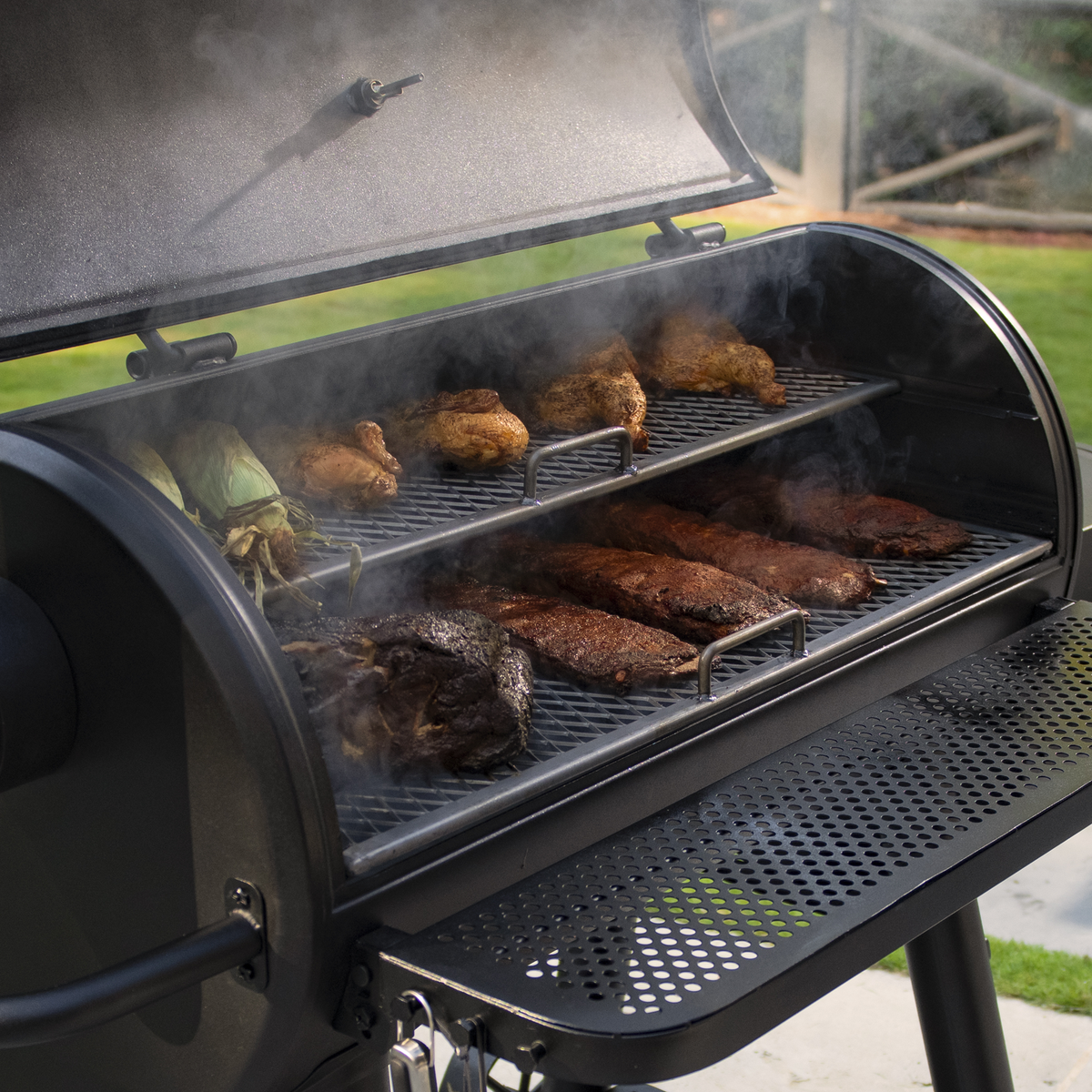 Grand Champ™ Offset Smoker