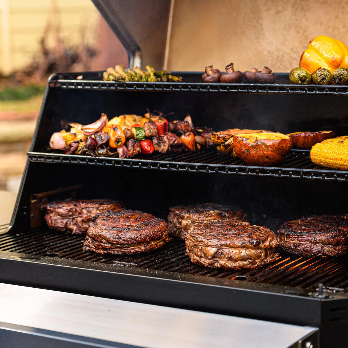 Gravity Series® 1050 with Cover and Griddle Insert Bundle
